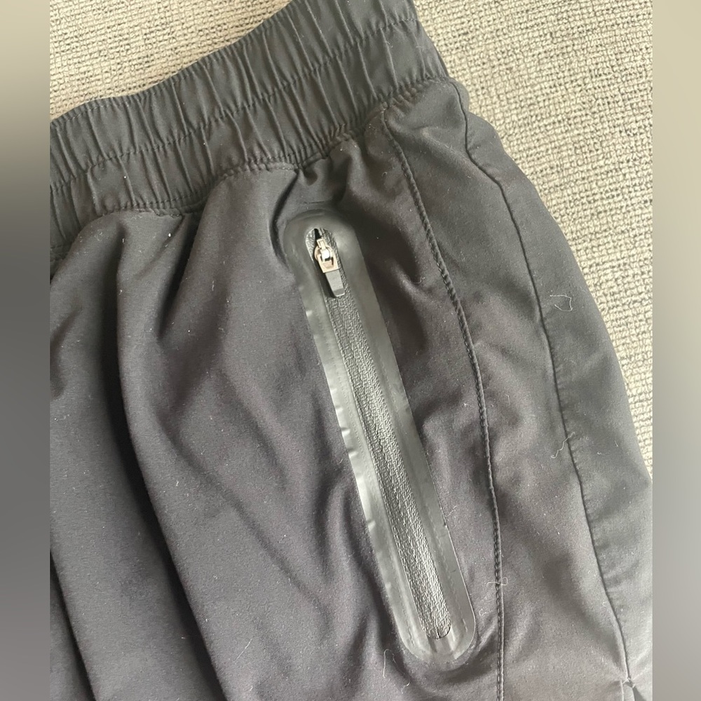 Shorts - Picture 2 of 4